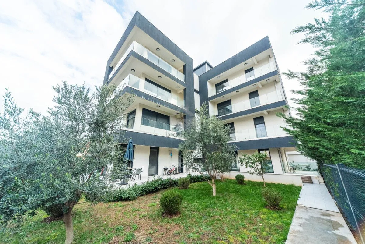 Izdavanje, trosoban stan, 130m², Dalmatinska ulica, Podgorica