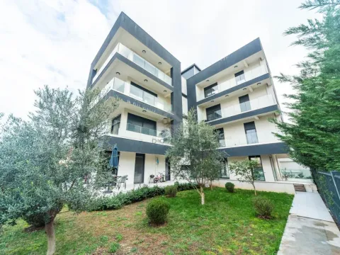 Three Bedroom Apartment for Rent, 130m2, Dalmatinska ulica, Podgorica Three Bedroom Apartment for Rent, 130m2, Dalmatinska ulica, Podgorica