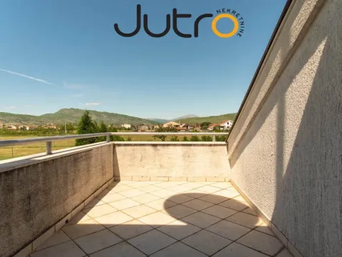 Izdavanje, kuća, 320m², Donja Gorica, Podgorica - image 25