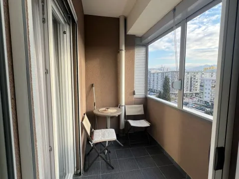 Izdavanje, jednosoban stan, 42m², Pobrežje, Podgorica - image 12