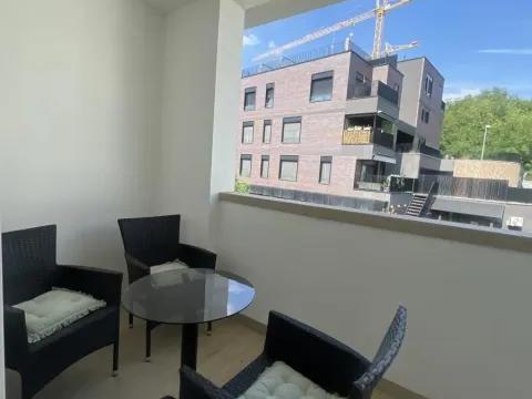 Sale, four bedroom apartment, 180m², Savski Venac, Beograd - image 11