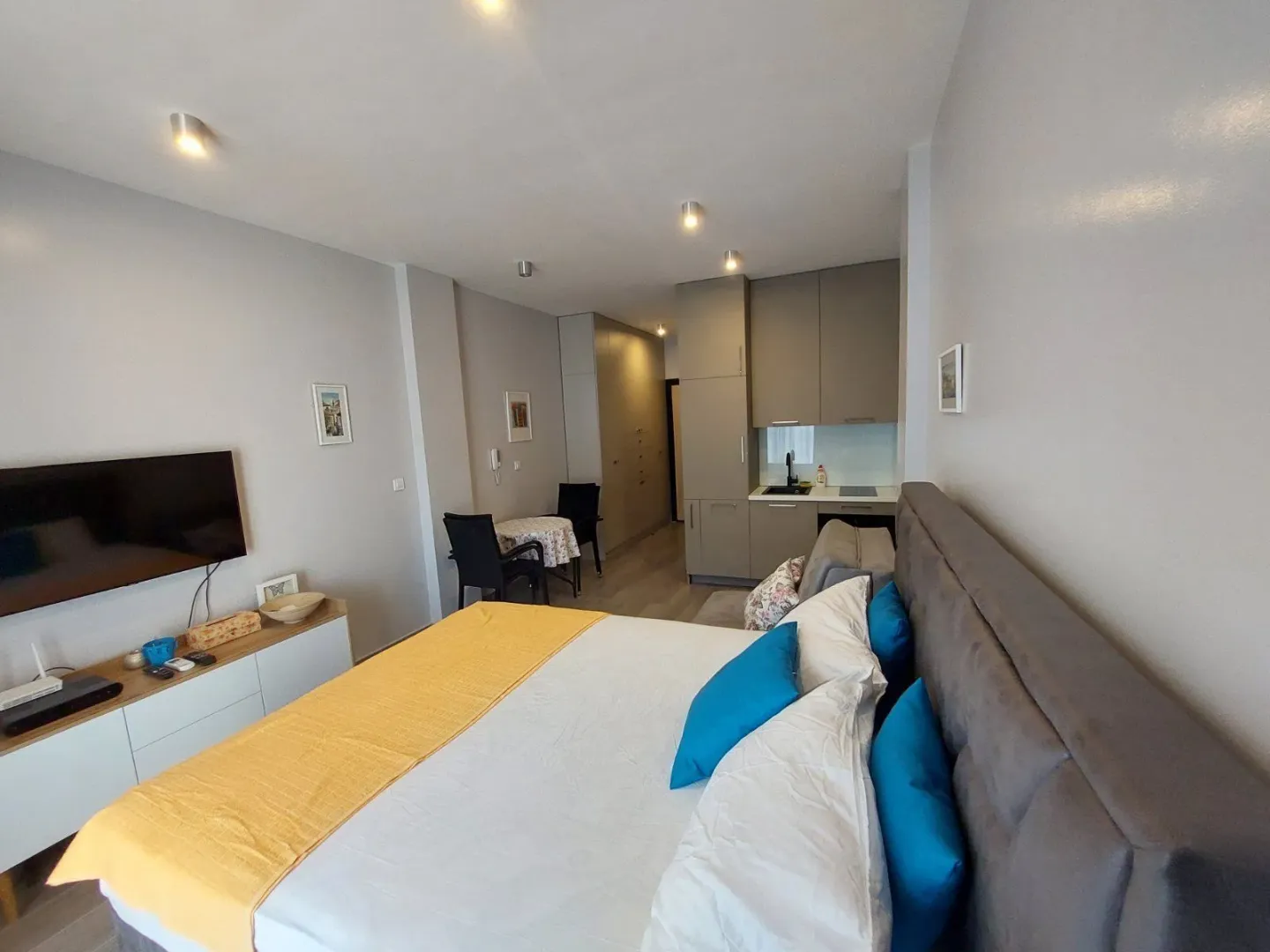 Izdavanje, garsonjera, 30m², Budva, Crna Gora