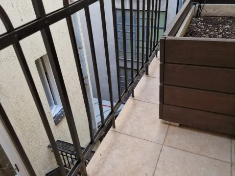 Izdavanje, trosoban stan, 120m², Stari grad, Novi Sad - image 18