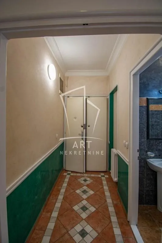 Sale, four bedroom apartment, 133m², Slavija, Vračar Sve Podlokacije