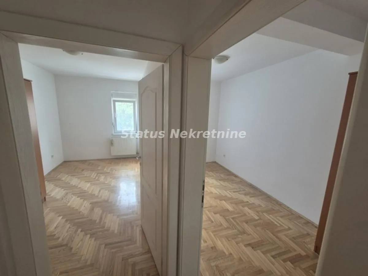 Izdavanje, dvosoban stan, 55m², Centar, Novi Sad
