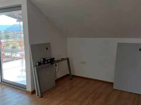 Izdavanje, poslovni prostor, 73m², Zeta, Podgorica - image 2