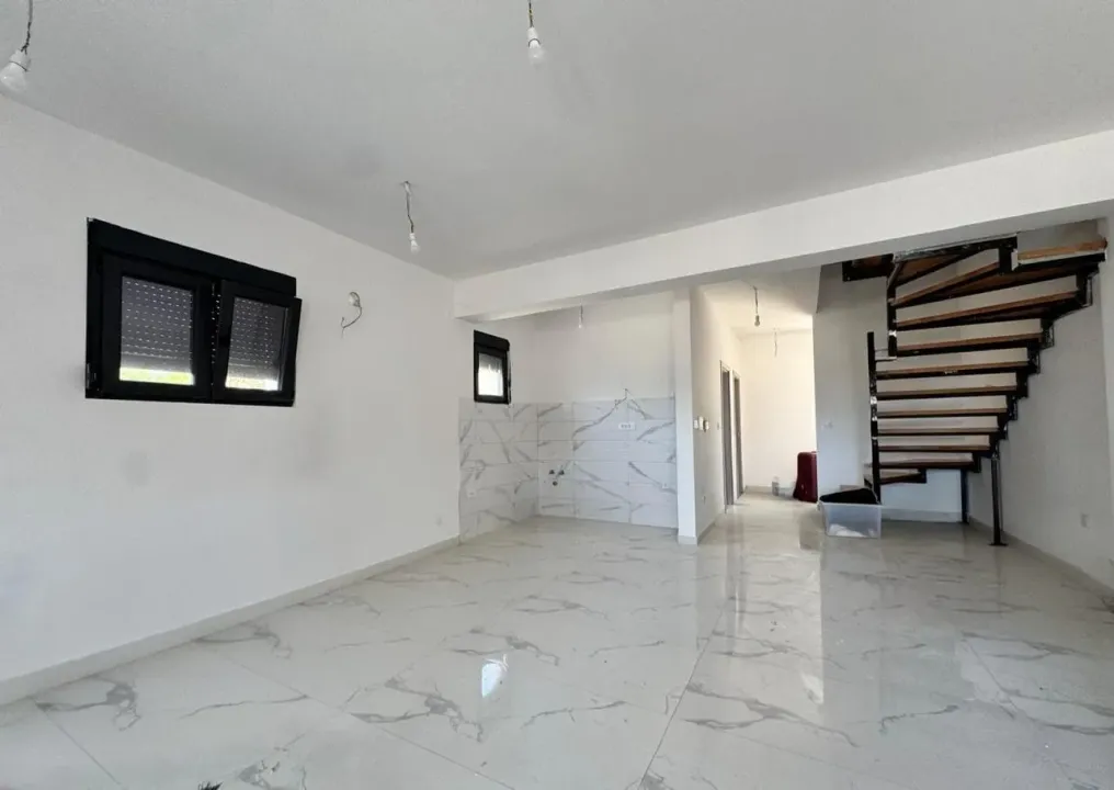 Prodaja, trosoban stan, 106m², Topla, Herceg Novi
