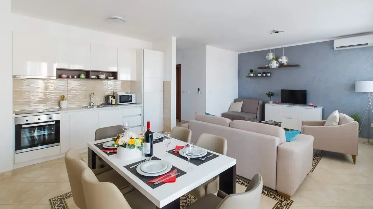 Sale, one bedroom apartment, 85m², Bečići, Budva