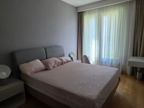 Izdavanje, trosoban stan, 85m², Vezirov Most, Podgorica - image 23