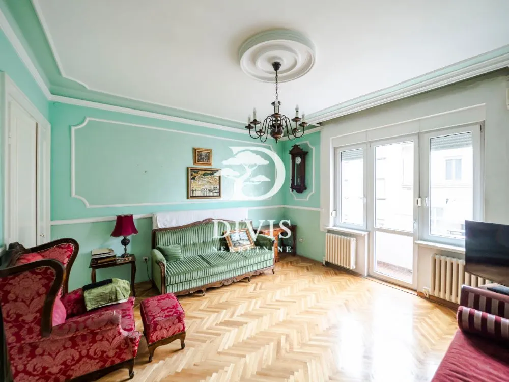 Prodaja, četvorosoban stan, 111m², Stari Grad, Beograd