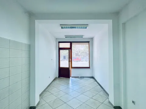 Rent, office space, 25m², Centar, Podgorica - image 1
