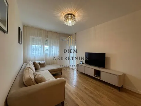 Rent, one bedroom apartment, 48m², Central Point, Podgorica - image 10