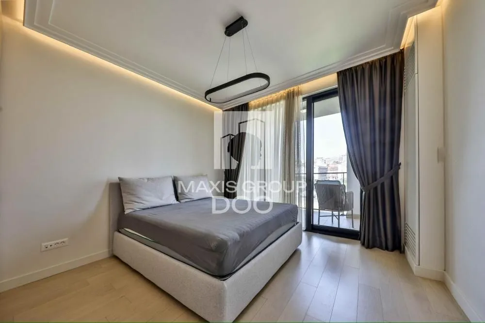 Izdavanje, četvorosoban stan, 118m², Savski Venac, Beograd