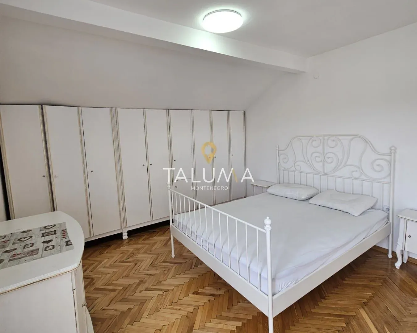 Rent, house, 250m², Zagorič, Podgorica