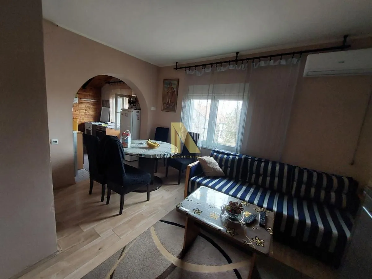 Prodaja, kuća, 250m², Kać, Novi Sad Sve Podlokacije