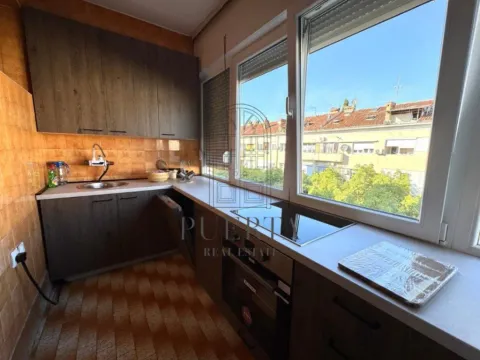 Izdavanje, dvosoban stan, 80m², Centar, Podgorica - image 11