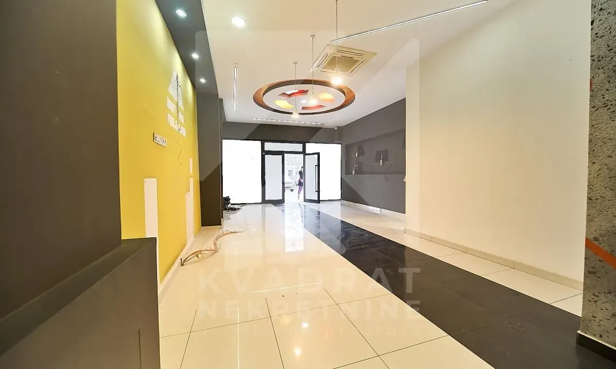 Rent, office space, 223m², Momišići, Podgorica