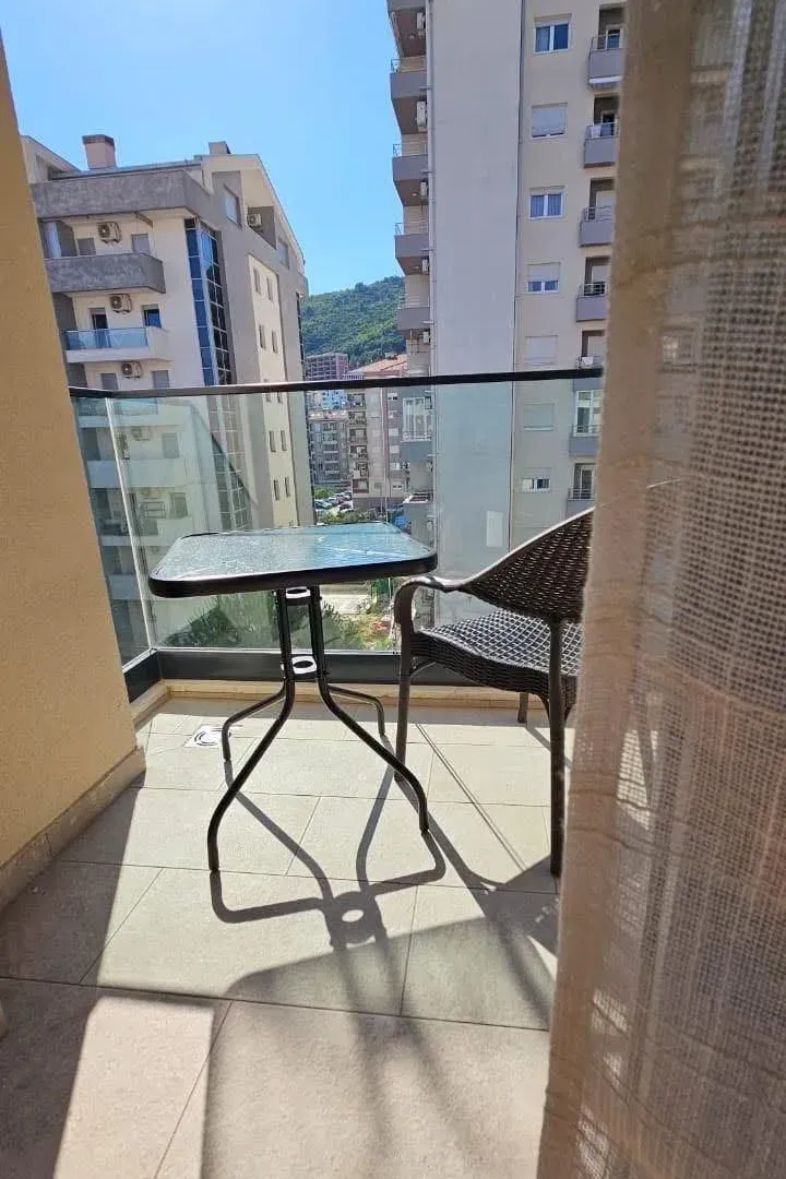 Rent, one bedroom apartment, 52m², Rozino, Budva
