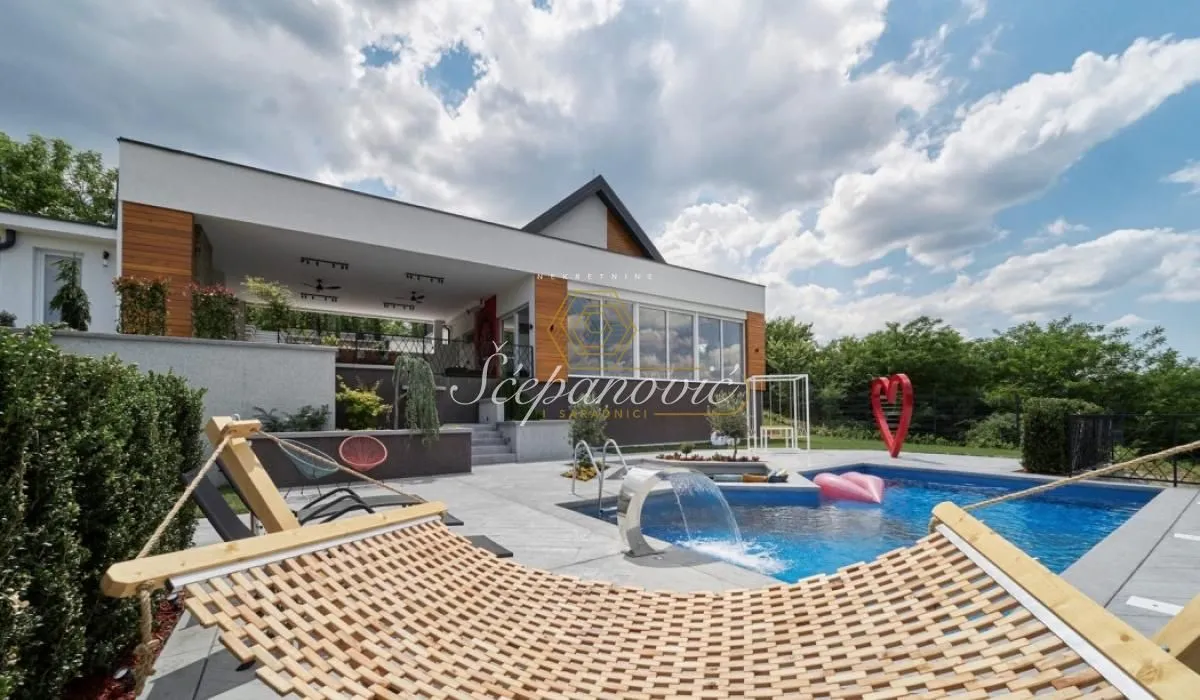 Rent, house, 295m², Sremski Karlovci, Novi Sad