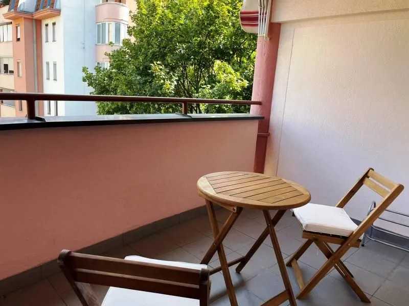 Izdavanje, trosoban stan, 85m², Medicinski fakultet, Niš