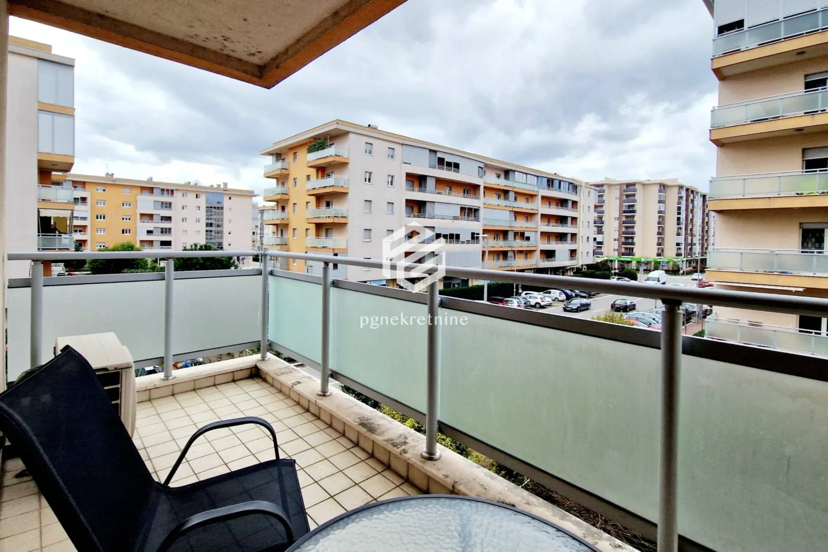 Izdavanje, trosoban stan, 120m², City Kvart, Podgorica