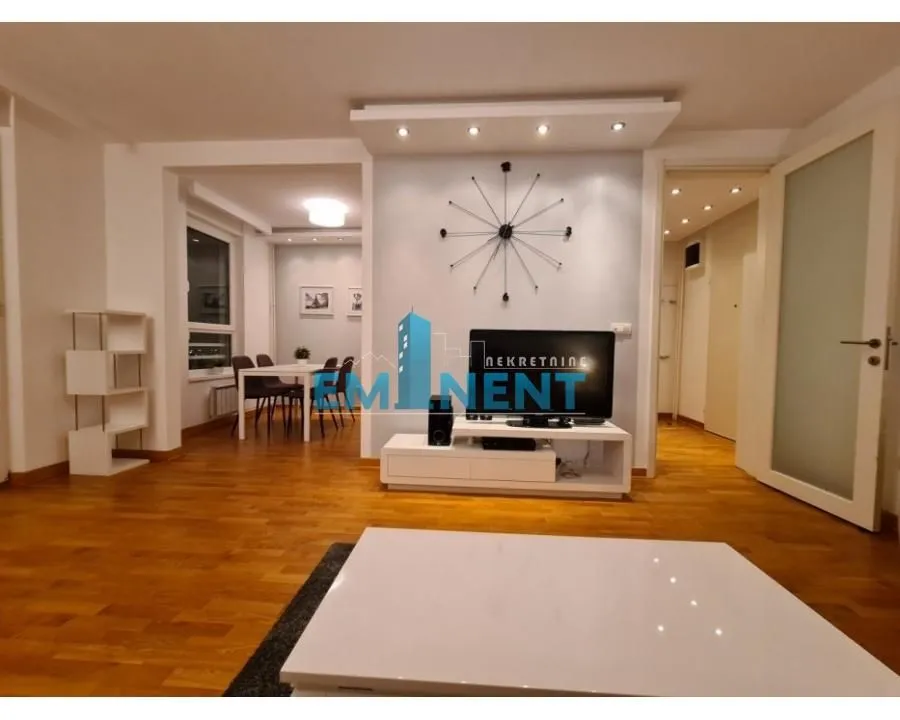 Izdavanje, dvosoban stan, 69m², Novi Beograd Blok 67, Novi Beograd Sve Podlokacije