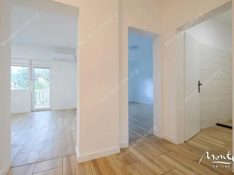 Sale, house, 118m², Tivat, Crna Gora - image 19