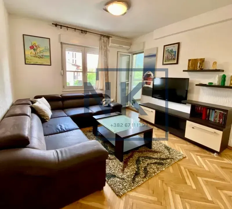 Izdavanje, dvosoban stan, 74m², Stara Varoš, Podgorica