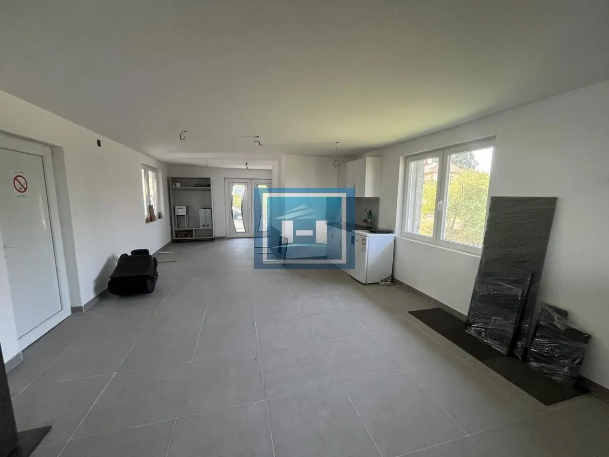 Sale, office space, 328m², Majur, Jagodina