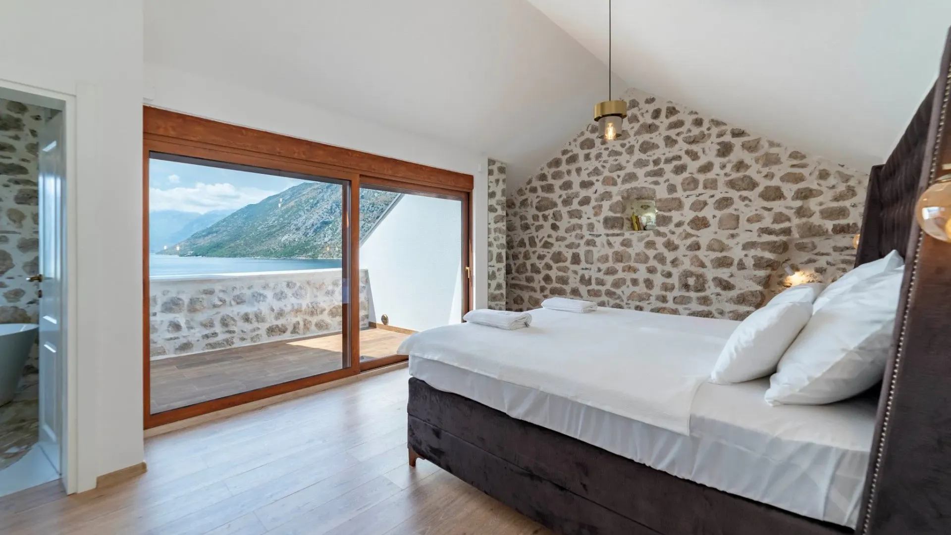 Rent, house, 150m², Orahovac, Kotor