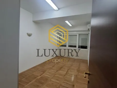 Izdavanje, dvosoban stan, 80m², City Kvart, Podgorica - image 2