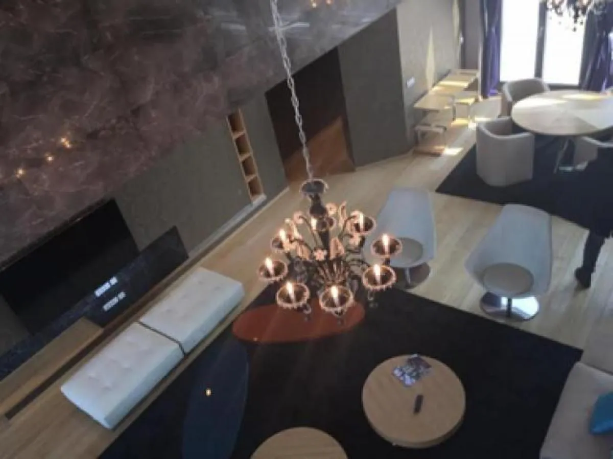 Rent, two bedroom apartment, 210m², Kalenić Pijaca, Vračar Sve Podlokacije