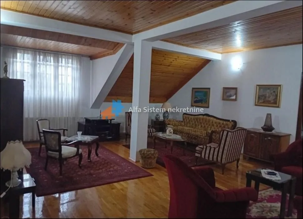 Izdavanje, kuća, 330m², Savski Venac, Beograd