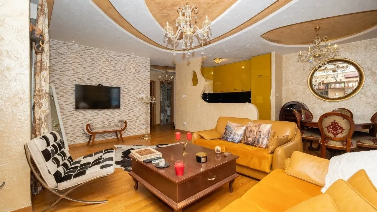 Izdavanje, trosoban stan, 98m², City Kvart, Podgorica