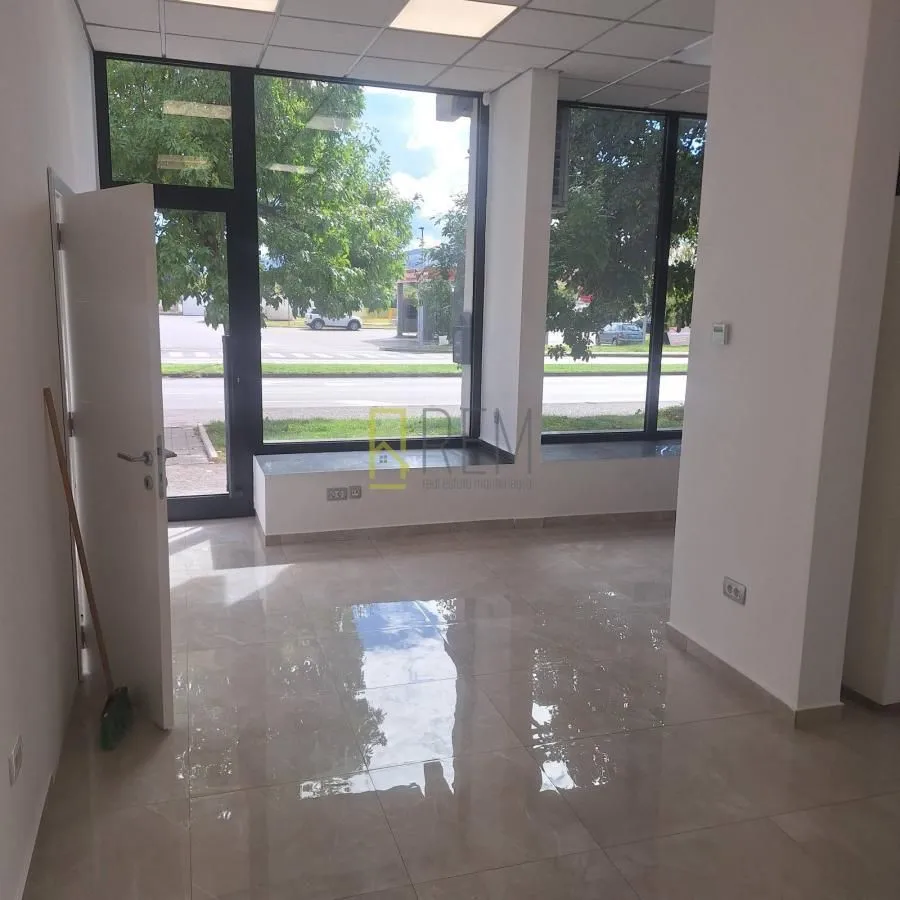 Rent, office space, 220m², Drpe Mandića, Podgorica