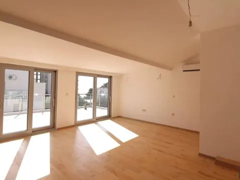 Sale, three bedroom apartment, 171m², Petrovac, Budva - image 9