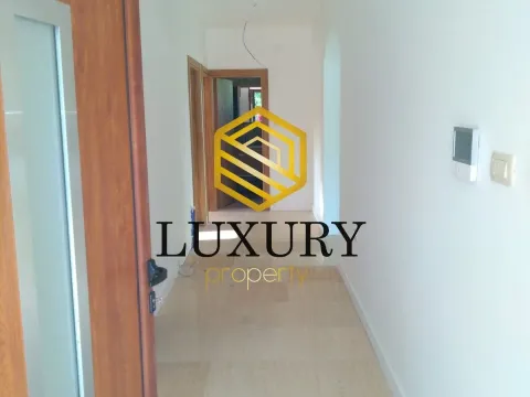 Izdavanje, kuća, 140m², Velje Brdo, Podgorica - image 2