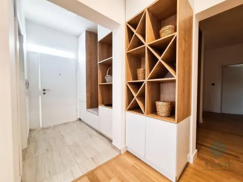 Prodaja, kuća, 200m², Donji Kokoti, Podgorica - image 24