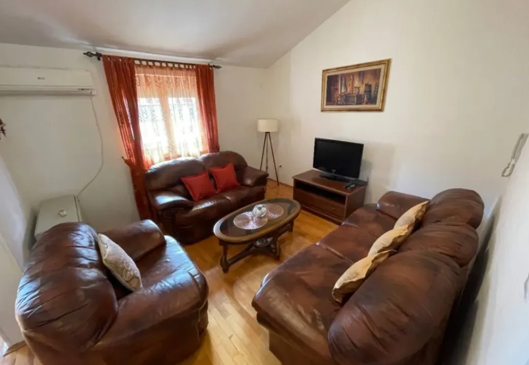 Sale, two bedroom apartment, 76m², Dobrota, Kotor