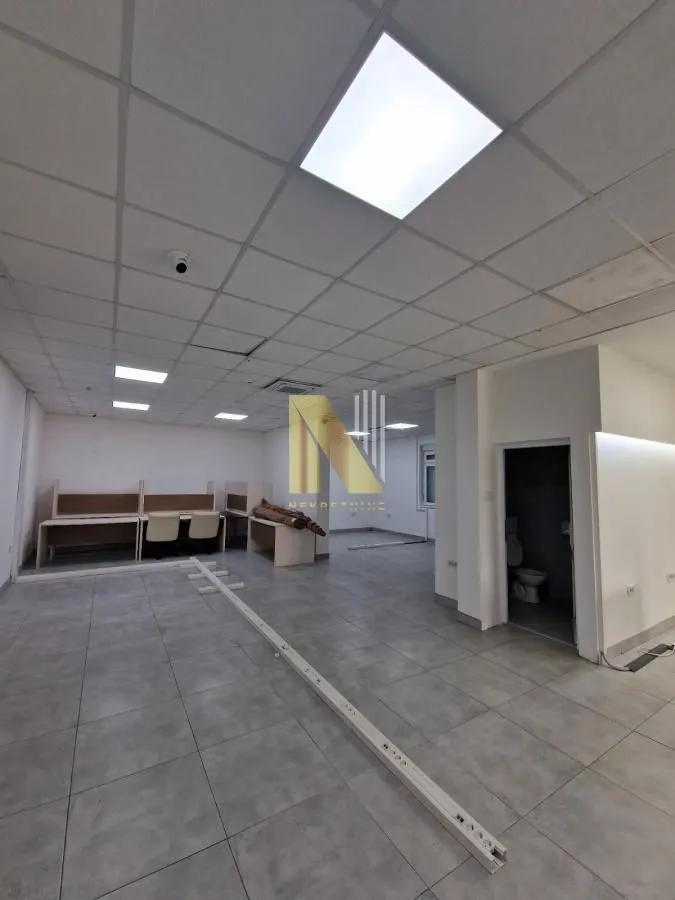 Rent, office space, 550m², Adamovićevo Naselje, Novi Sad Sve Podlokacije