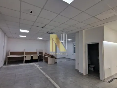 Izdavanje, poslovni prostor, 550m², Adamovićevo Naselje, Novi Sad Sve Podlokacije - image 4
