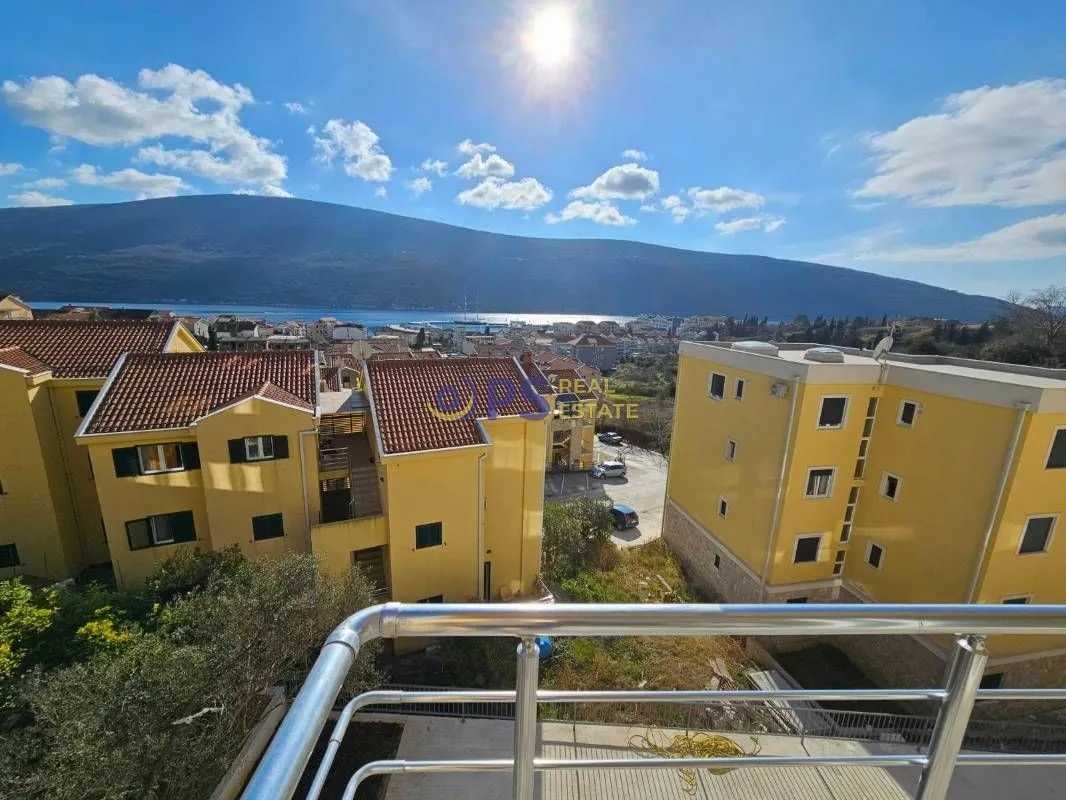 Prodaja, dvosoban stan, 70m², Đenovići, Herceg Novi
