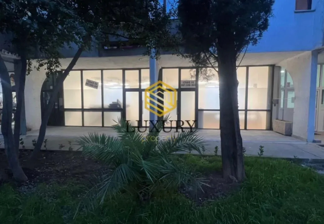 Rent, office space, 245m², Blok 5, Podgorica
