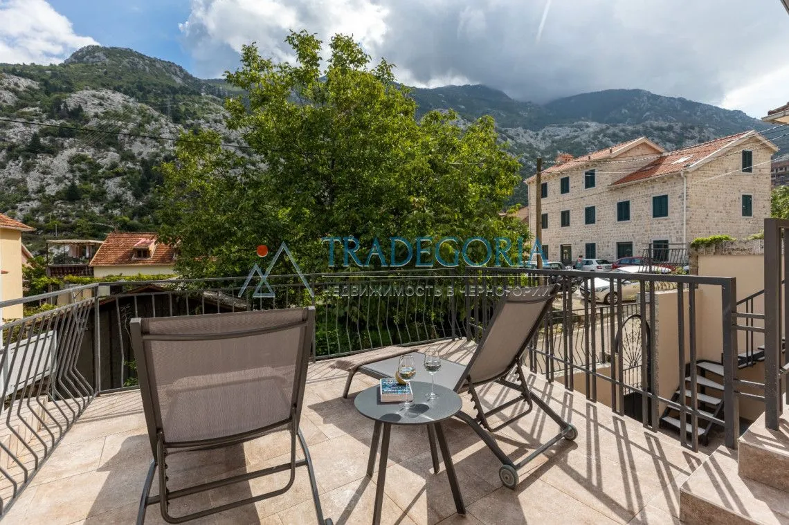 Prodaja, kuća, 170m², Škaljari, Kotor