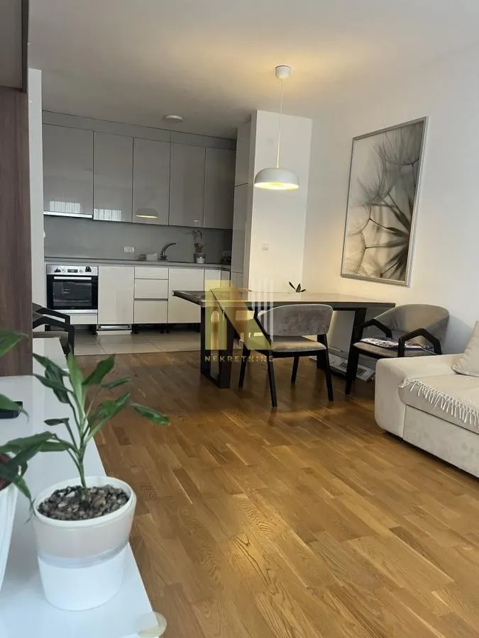 Prodaja, dvosoban stan, 62m², Rotkvarija, Novi Sad Sve Podlokacije
