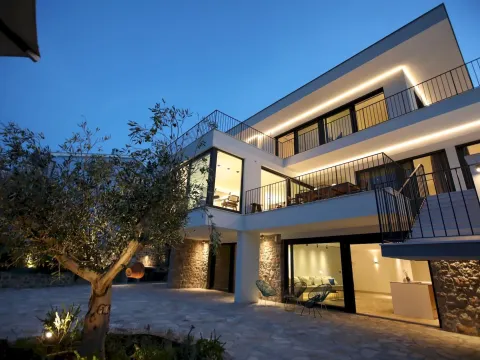 Rent, house, 676m², Đuraševići, Tivat - image 31