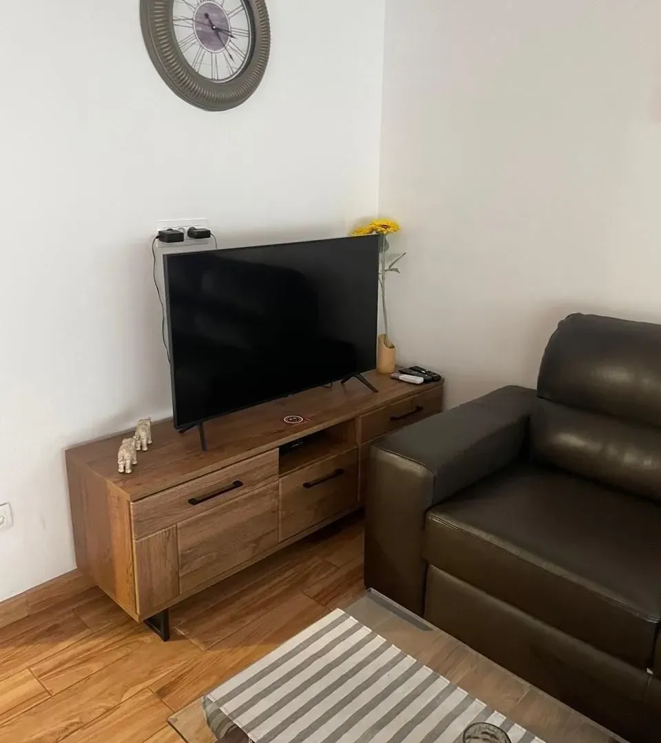 Rent, one bedroom apartment, 45m², Centar, Tivat