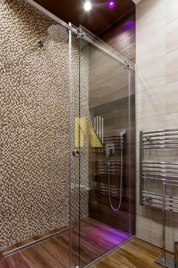 Izdavanje, četvorosoban stan, 125m², Sajmište, Novi Sad