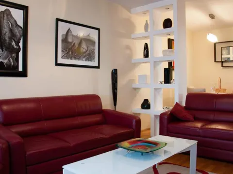 Izdavanje, dvosoban stan, 70m², Podgorica, Crna Gora