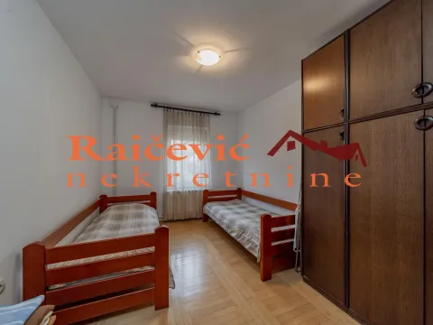 Prodaja, kuća, 263m², Vrnjačka Banja, Srbija - image 8